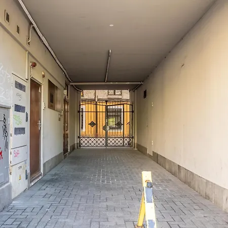 Old Loft, 2br, 7 Guests ריגה