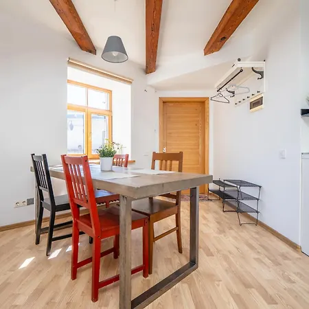 Old Loft, 2br, 7 Guests Appartement Riga