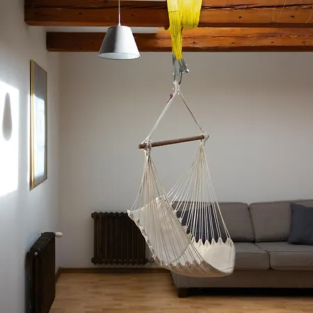 Old Loft, 2br, 7 Guests *