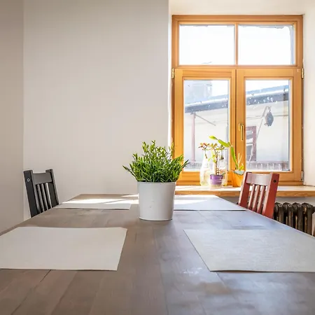 Old Loft, 2br, 7 Guests 아파트 *